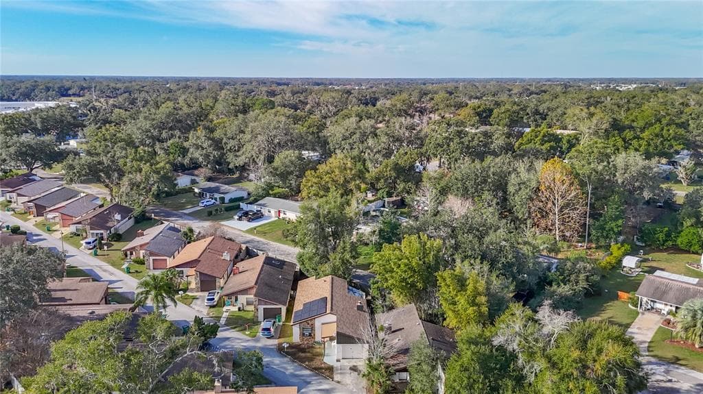 5937 FOREST LANE, ZEPHYRHILLS, FL 33542 — zdjęcie 2