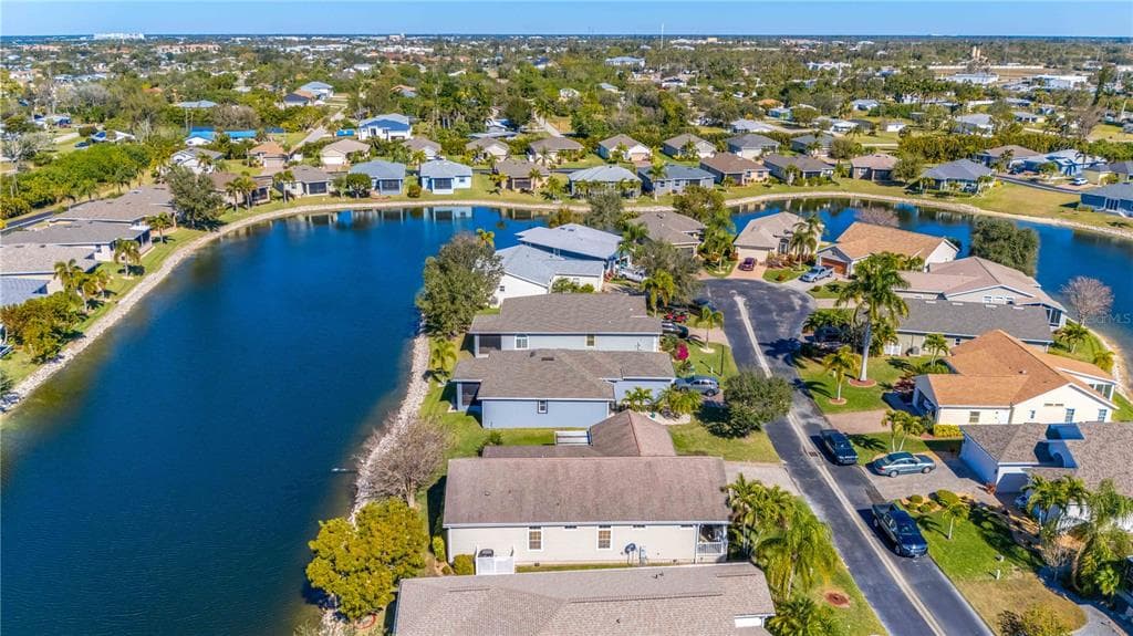 8632 LAKE FRONT COURT, PUNTA GORDA, FL 33950 — zdjęcie 4