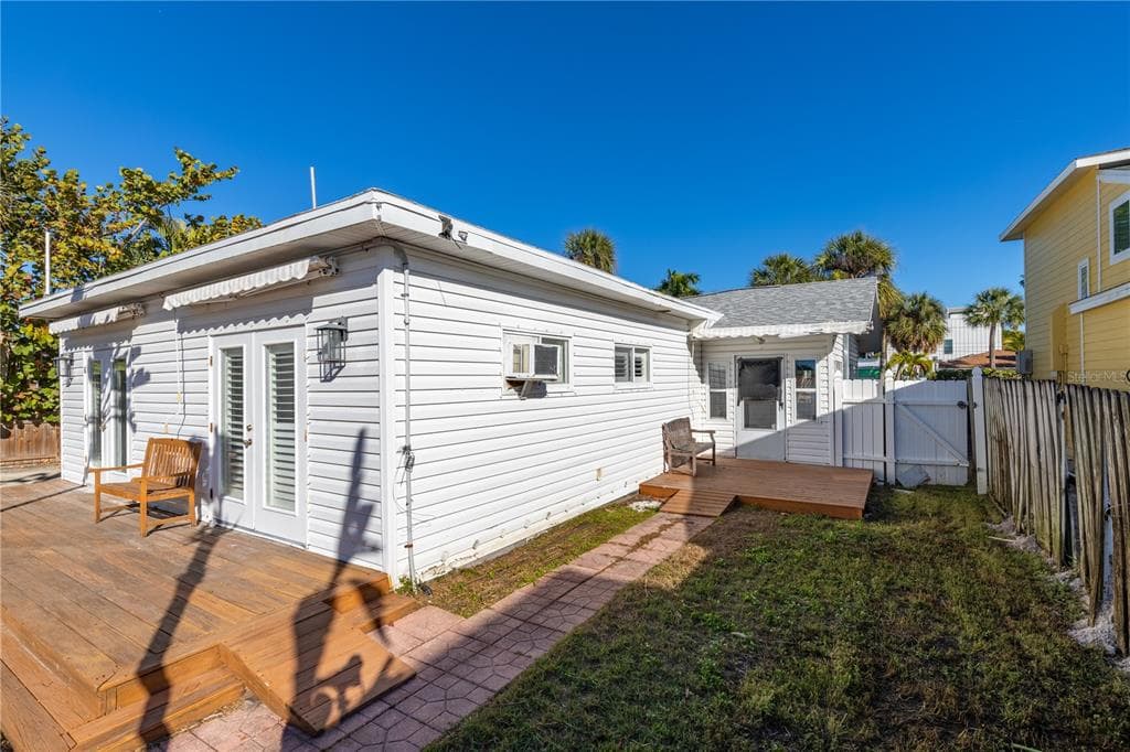 944 BRUCE AVENUE, CLEARWATER BEACH, FL 33767 — zdjęcie 3
