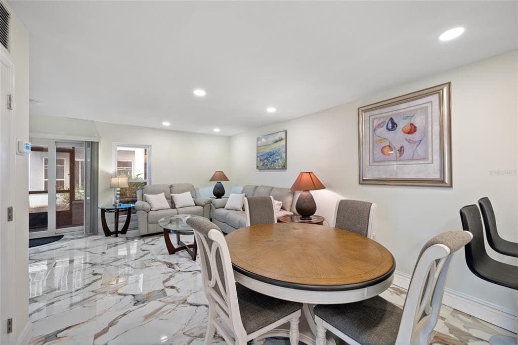 240 MEDALLION BOULEVARD # A, MADEIRA BEACH, FL 33708 — zdjęcie 3
