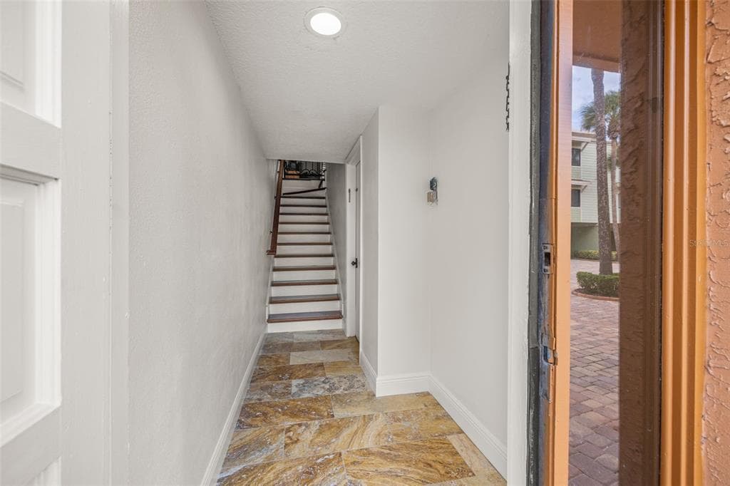 533 SANDY HOOK ROAD, TREASURE ISLAND, FL 33706 — zdjęcie 5