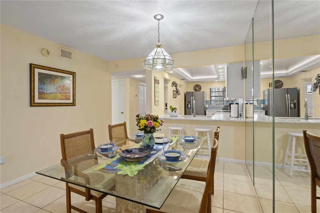 5608 GULF DRIVE # 104, HOLMES BEACH, FL 34217 — zdjęcie 4