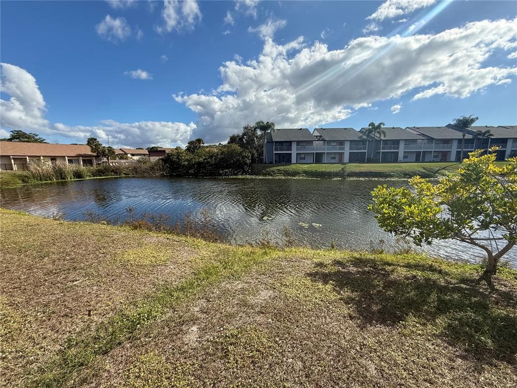 2636 HIDDEN LAKE DRIVE N # H, SARASOTA, FL 34237
