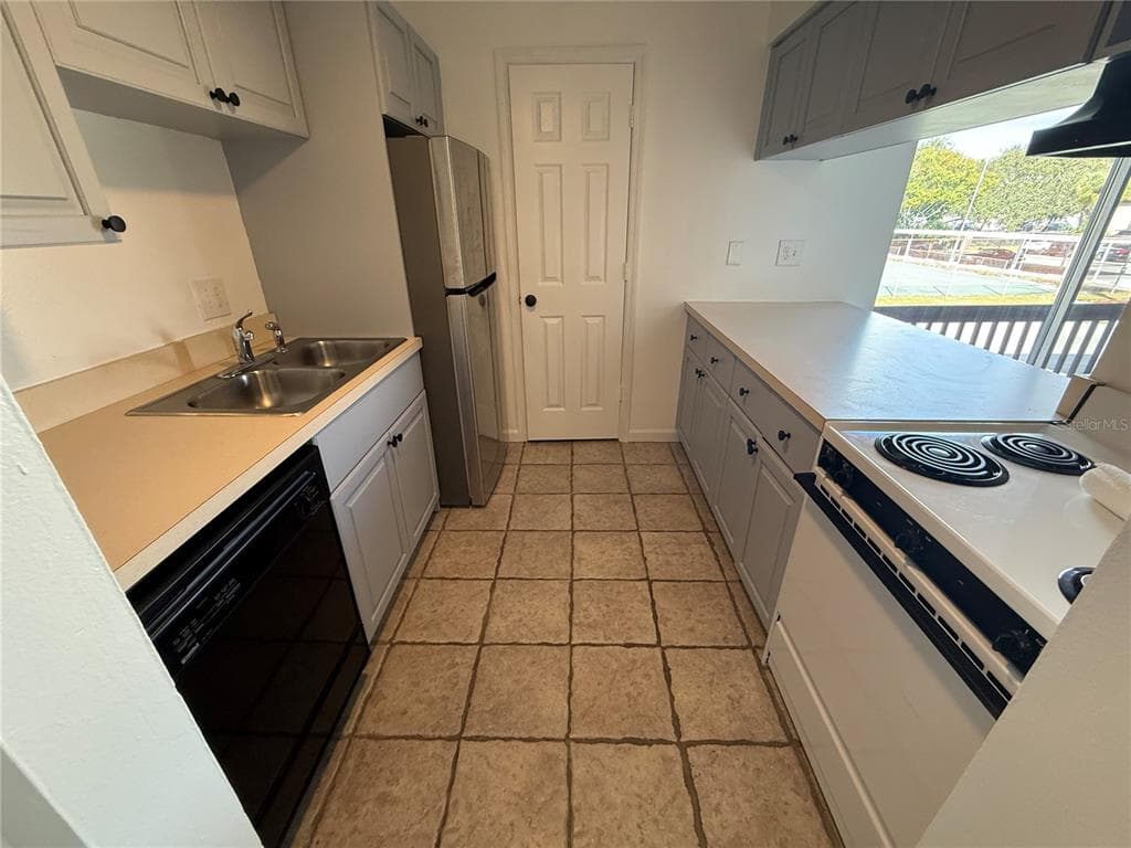 2636 HIDDEN LAKE DRIVE N # H, SARASOTA, FL 34237 — zdjęcie 5