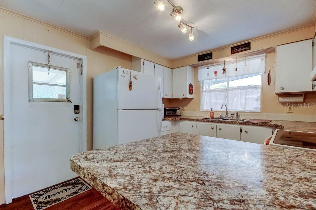 3430 TIKI DRIVE, HOLIDAY, FL 34691 — zdjęcie 4