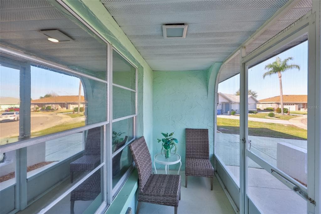 325 GREEN MANOR DRIVE, SUN CITY CENTER, FL 33573 — zdjęcie 3