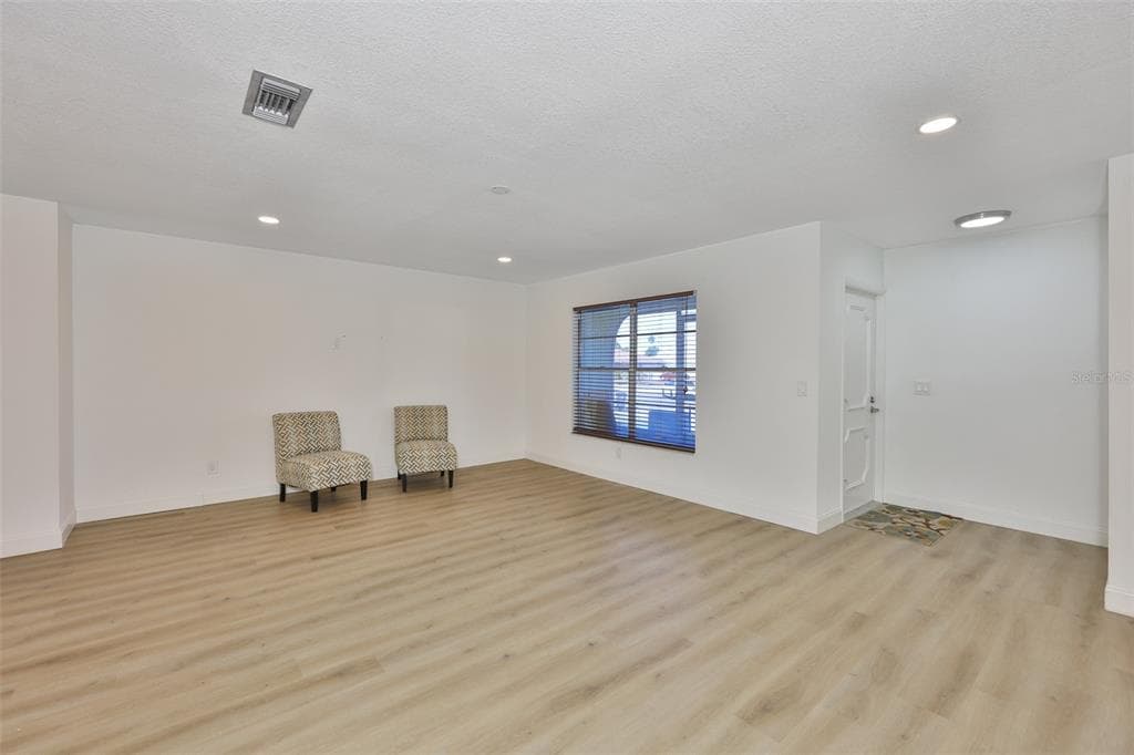 325 GREEN MANOR DRIVE, SUN CITY CENTER, FL 33573 — zdjęcie 4