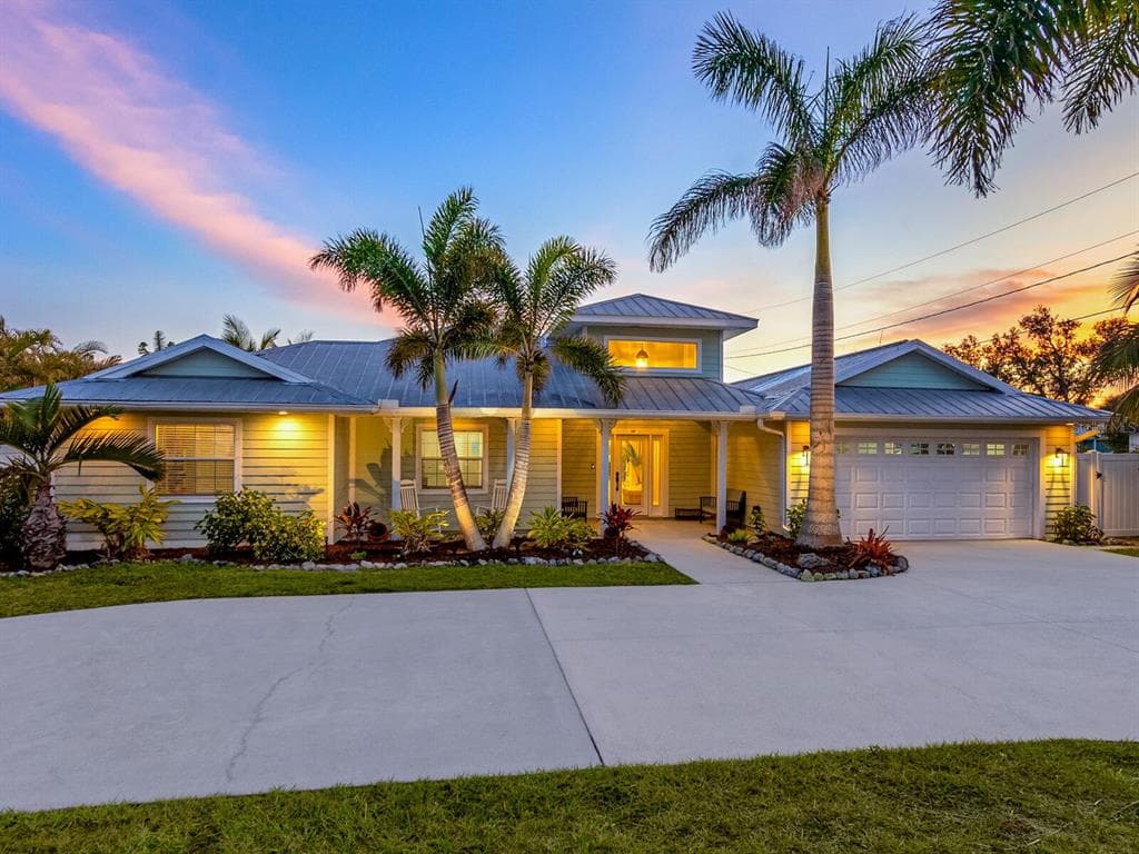 221 LYCHEE ROAD, NOKOMIS, FL 34275