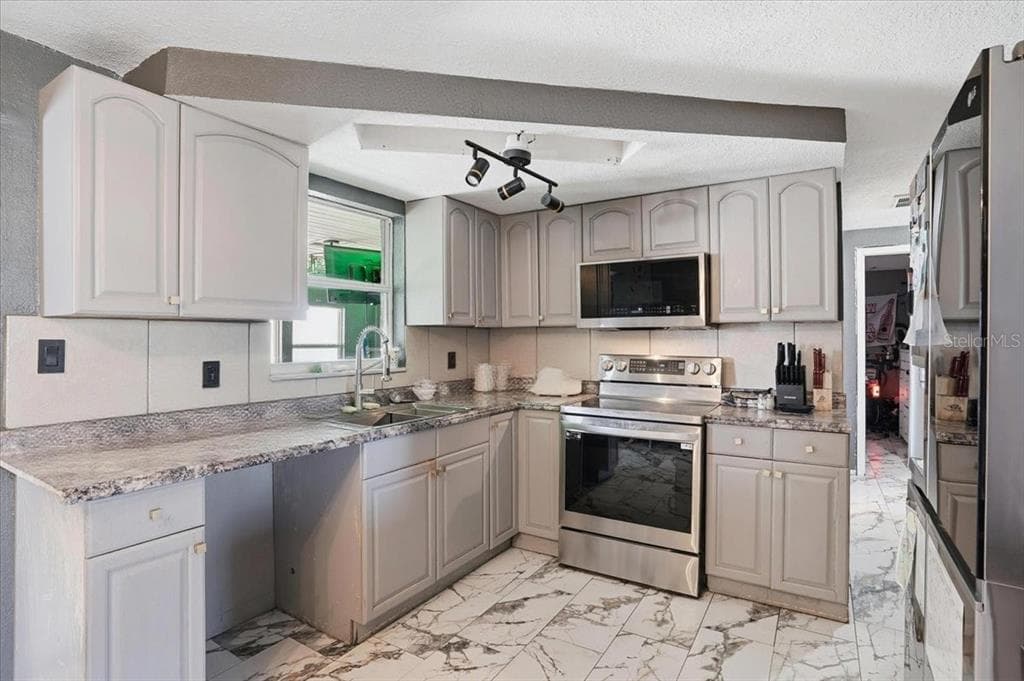 3208 KILBURN ROAD, HOLIDAY, FL 34691 — zdjęcie 4