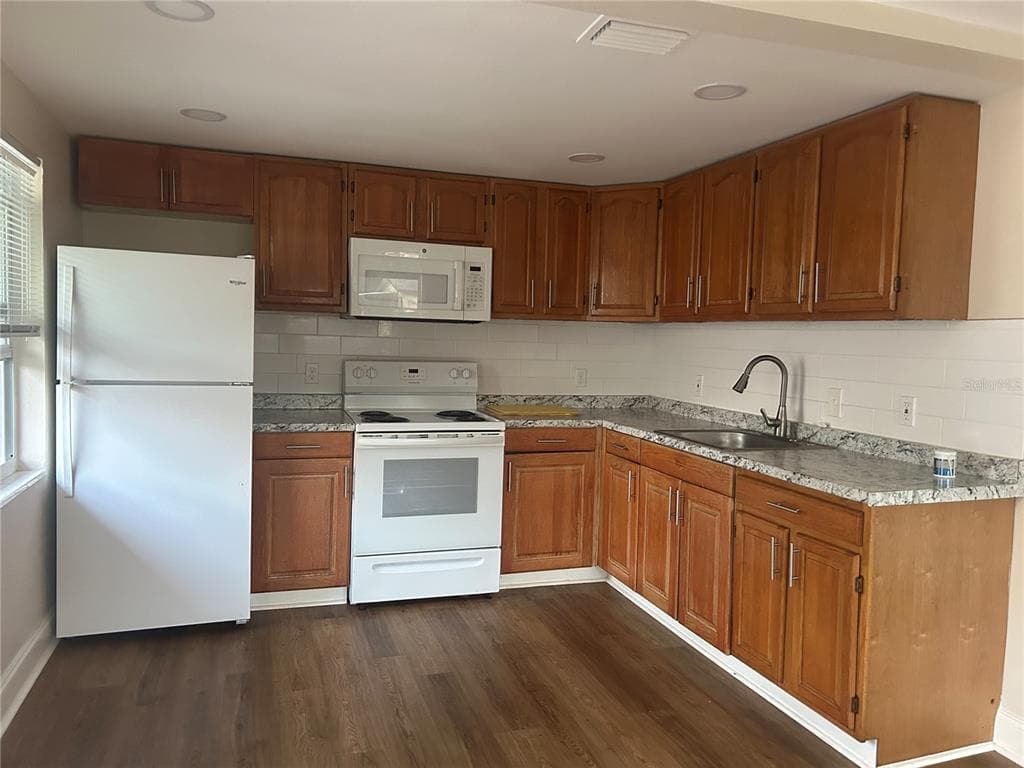 2824 MEADOW VIEW AVENUE, LARGO, FL 33771 — zdjęcie 4