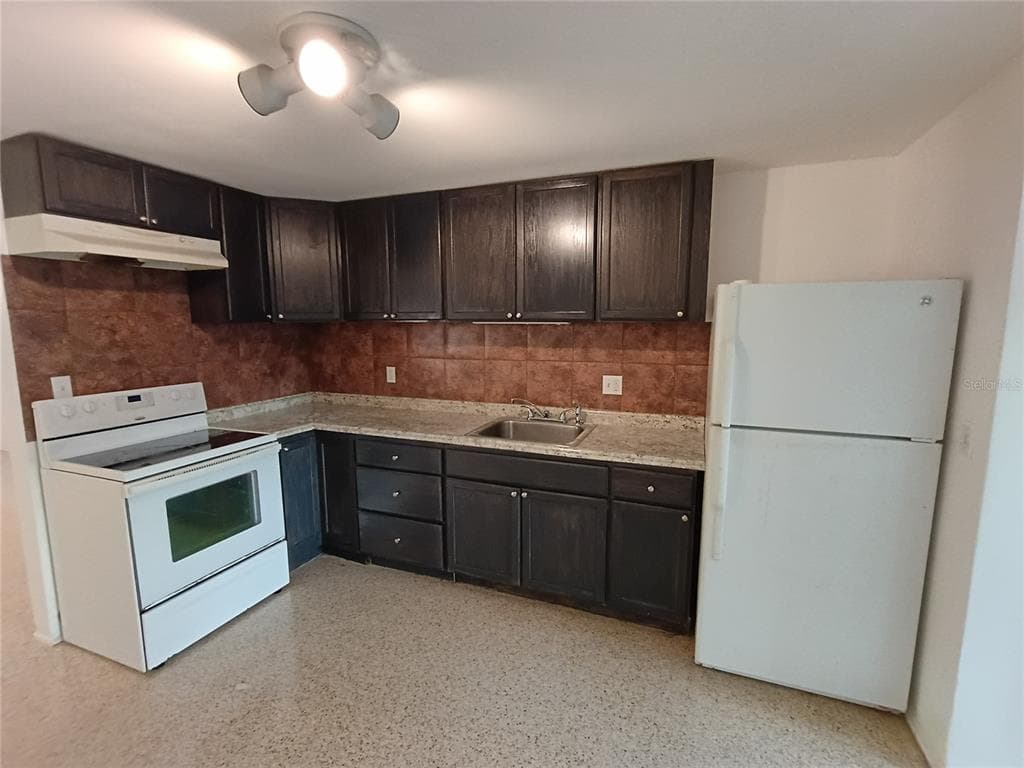 702 STATE AVENUE, DAYTONA BEACH, FL 32117 — zdjęcie 5