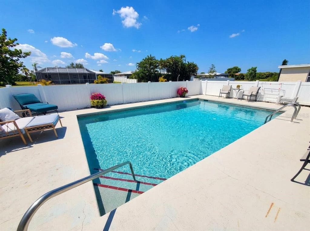 4 GOLFVIEW ROAD, ROTONDA WEST, FL 33947