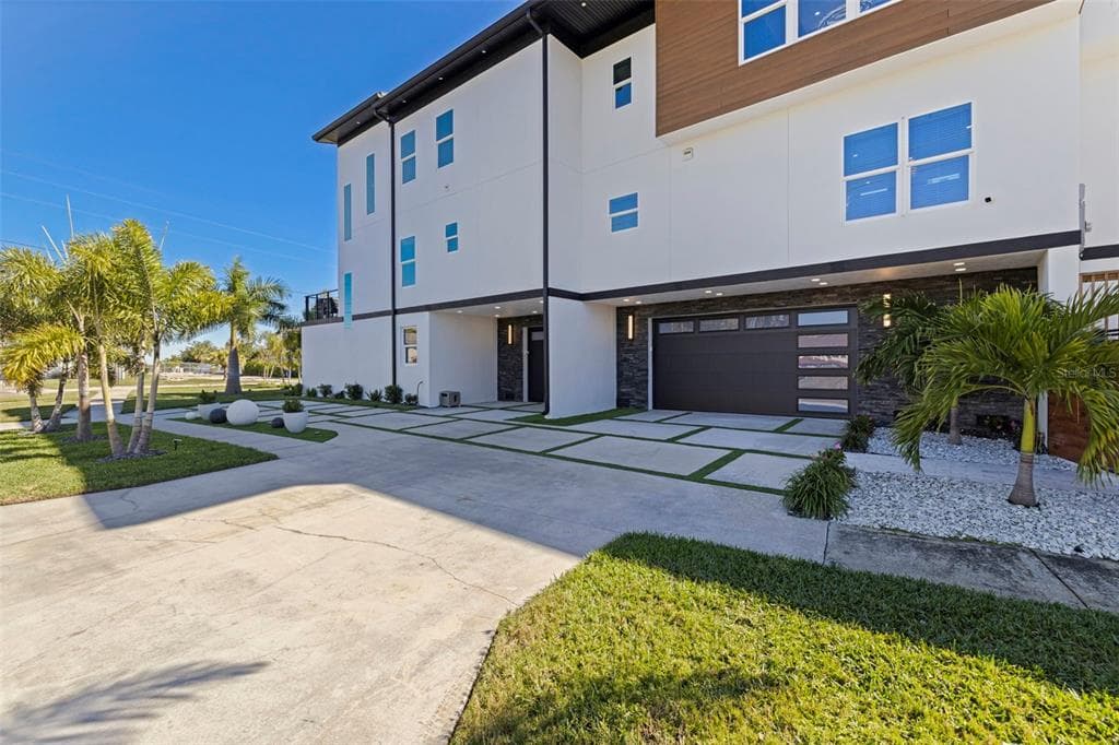 6062 BAYOU GRANDE BOULEVARD NE, ST PETERSBURG, FL 33703 — zdjęcie 2
