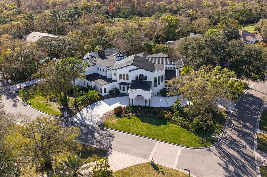 6324 W MACLAURIN DRIVE, TAMPA, FL 33647