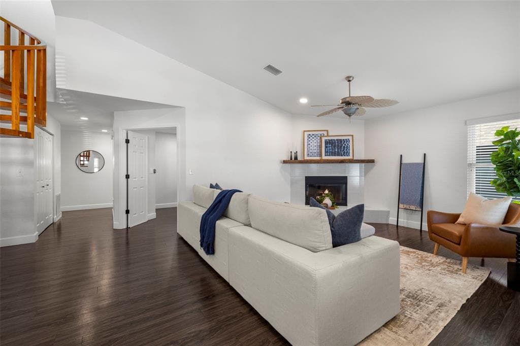 247 126TH AVENUE, TREASURE ISLAND, FL 33706 — zdjęcie 2