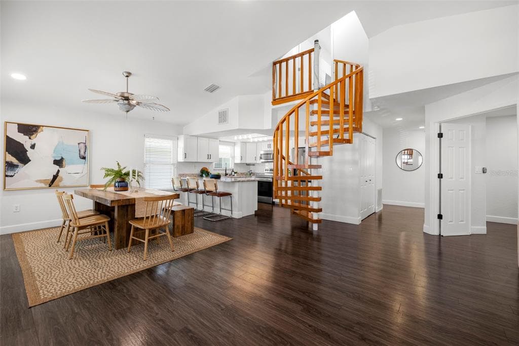 247 126TH AVENUE, TREASURE ISLAND, FL 33706 — zdjęcie 4
