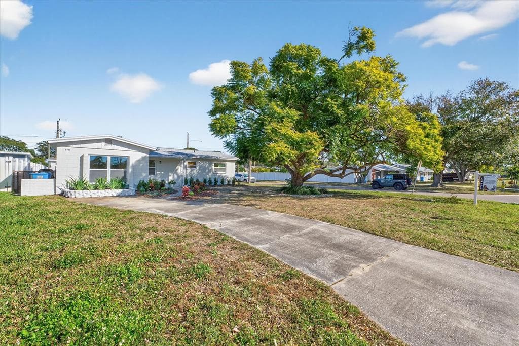 5701 14TH AVENUE N, ST PETERSBURG, FL 33710 — zdjęcie 2