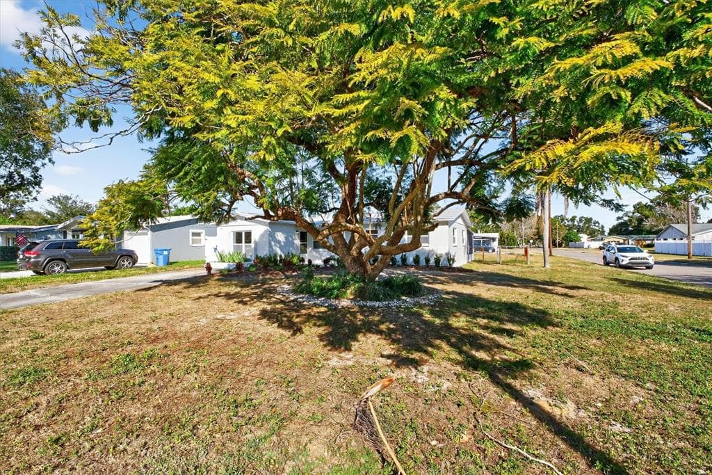 5701 14TH AVENUE N, ST PETERSBURG, FL 33710 — zdjęcie 4