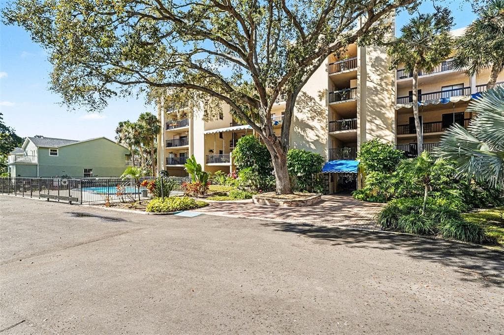 303 TARPON POINT, TARPON SPRINGS, FL 34689 — zdjęcie 3