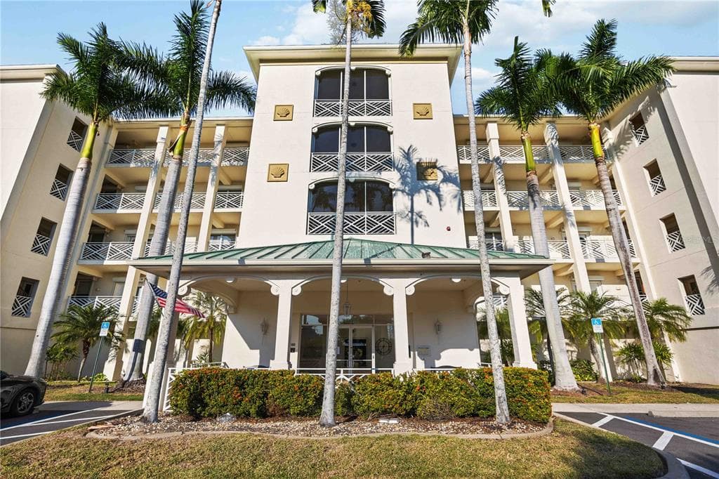 200 HARBOR WALK DRIVE # 322, PUNTA GORDA, FL 33950 — zdjęcie 2