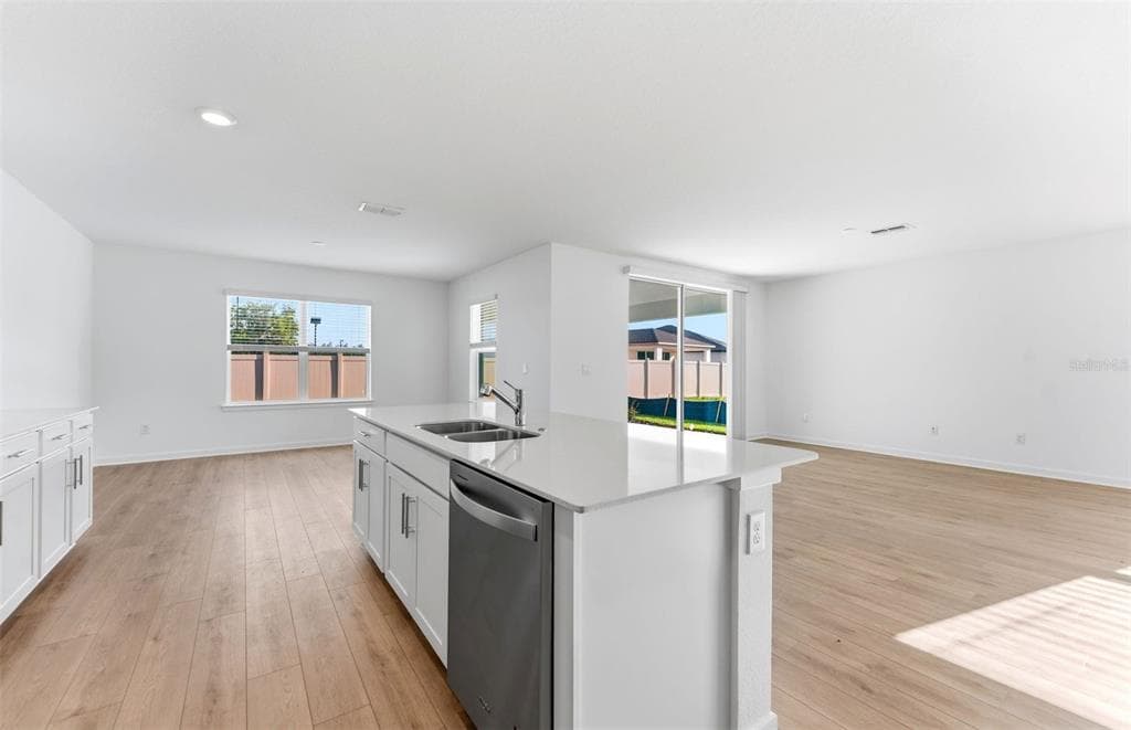 1361 ALLAGASH DRIVE, ZEPHYRHILLS, FL 33540 — zdjęcie 4