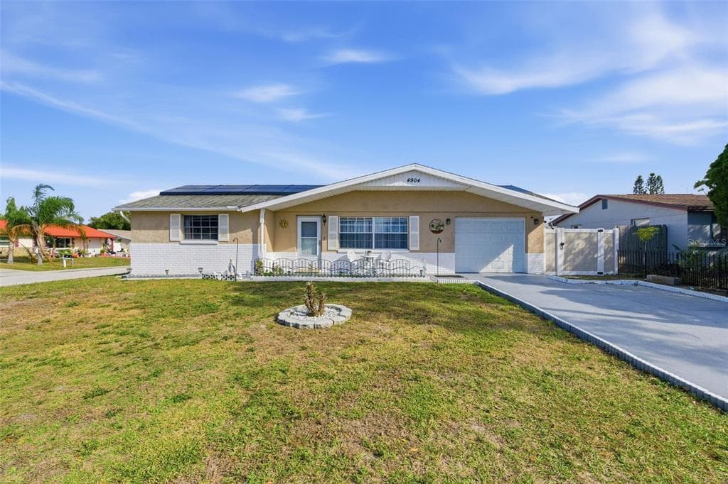 4904 ELMWOOD STREET, NEW PORT RICHEY, FL 34653