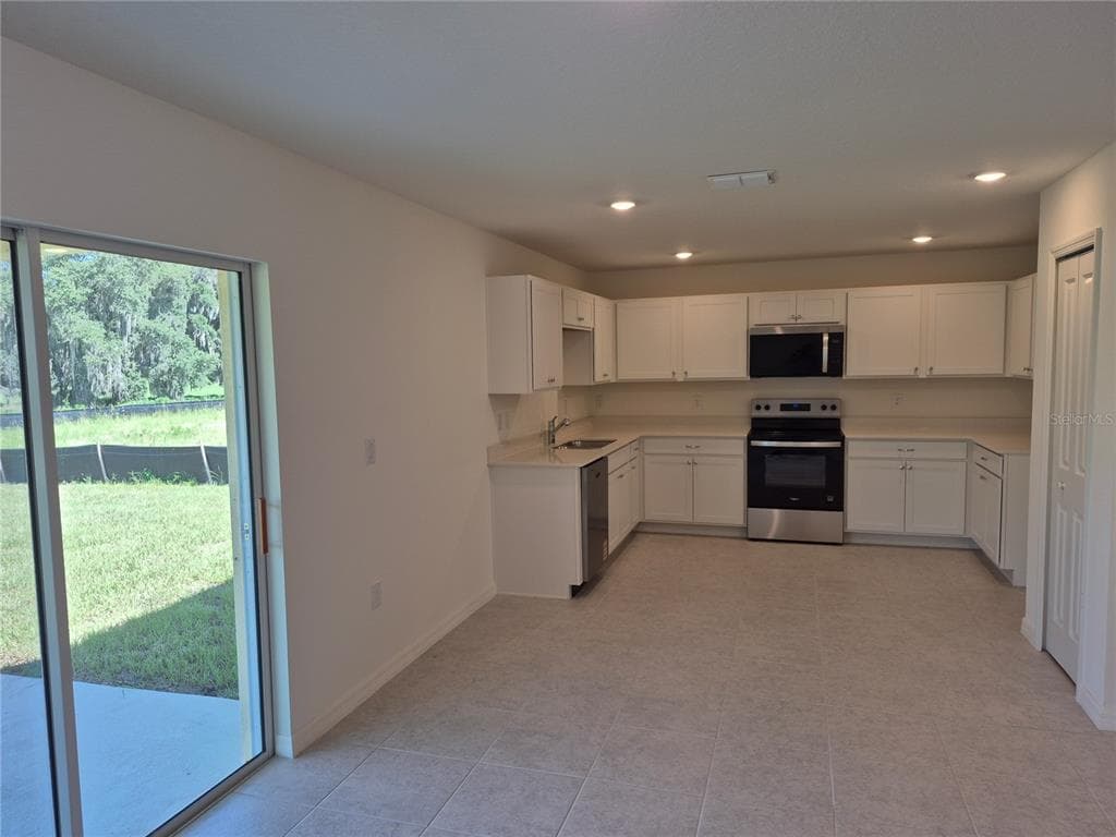 8805 PINE BARK WAY, WILDWOOD, FL 34785 — zdjęcie 4