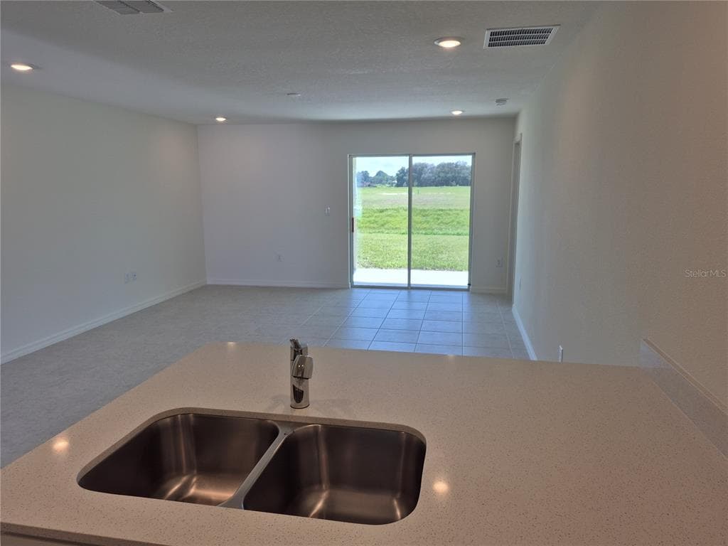 8814 PINE BARK WAY, WILDWOOD, FL 34785 — zdjęcie 4