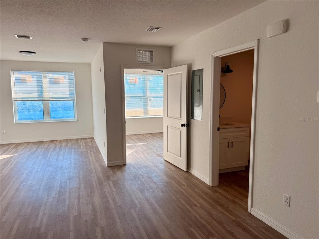 3601 6TH STREET S, ST PETERSBURG, FL 33705 — zdjęcie 5
