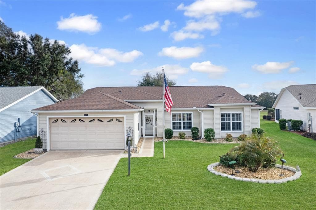 25233 LOST OAK CIRCLE, LEESBURG, FL 34748