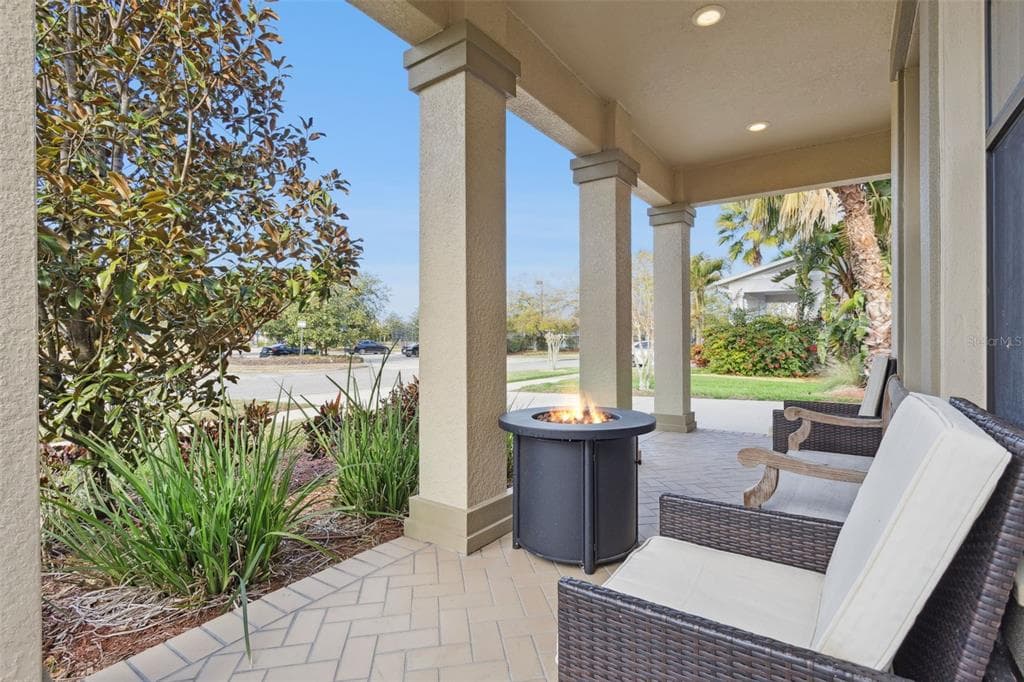 8816 SHADY PAVILLION COURT, LAND O LAKES, FL 34637 — zdjęcie 2