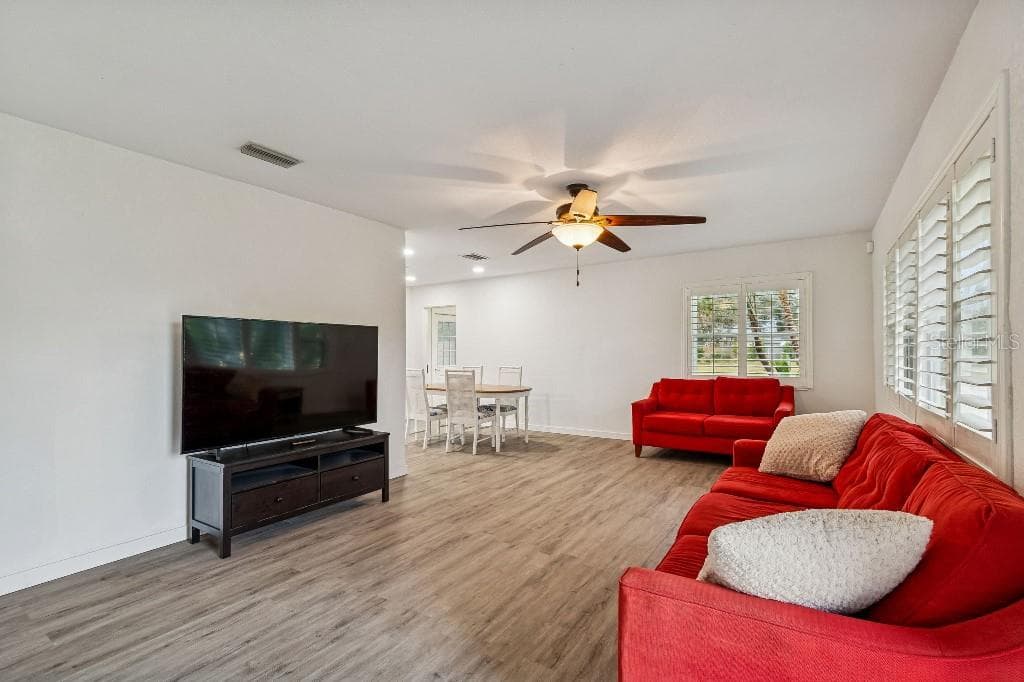 4601 VENETIAN BOULEVARD NE, ST PETERSBURG, FL 33703 — zdjęcie 4