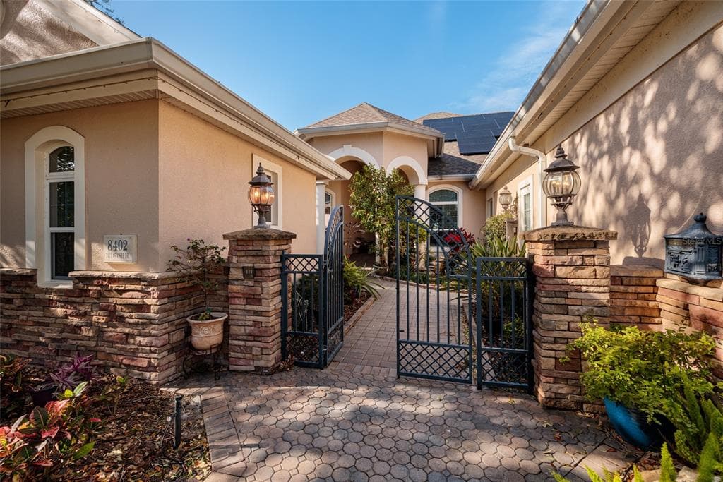 8402 TALLAHASSEE DRIVE NE, ST PETERSBURG, FL 33702 — zdjęcie 2