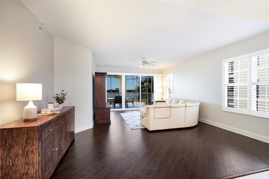 6422 WATERCREST WAY # 302, LAKEWOOD RANCH, FL 34202 — zdjęcie 4