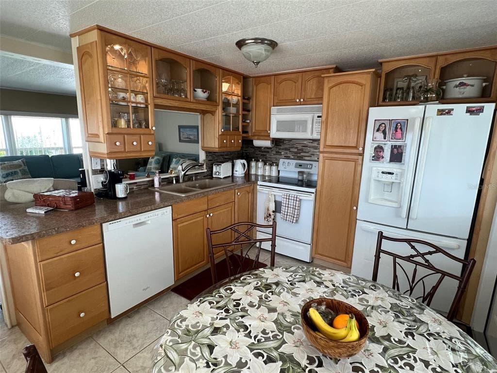 37 PINDO PALM STREET W, LARGO, FL 33770 — zdjęcie 5