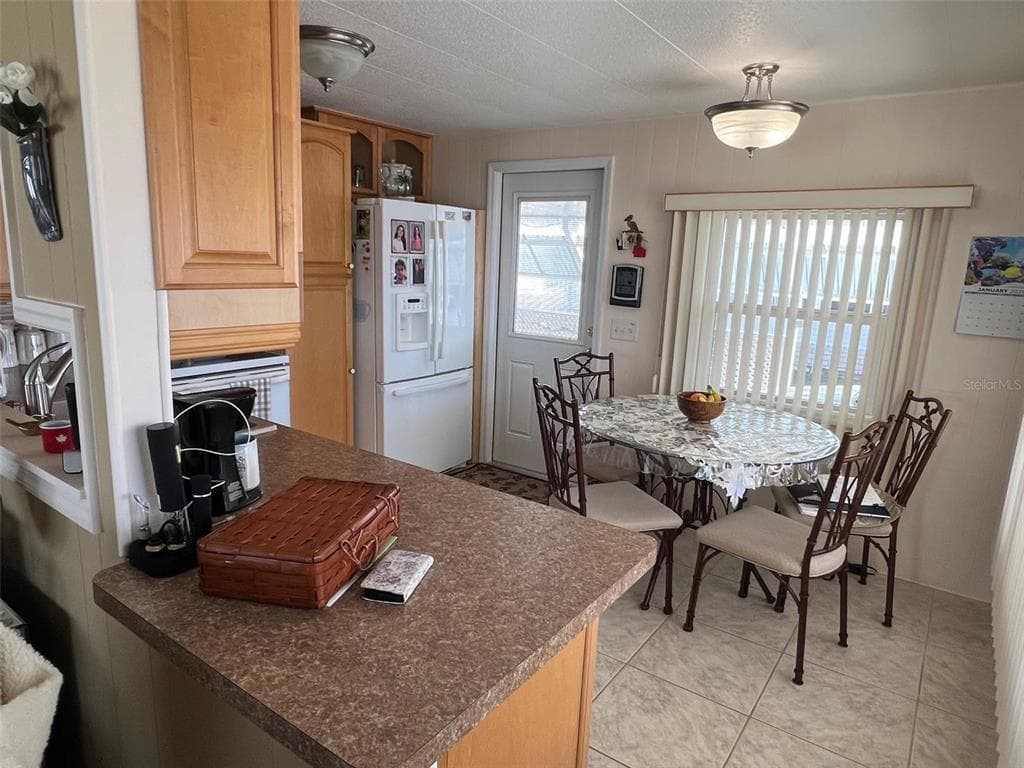 37 PINDO PALM STREET W, LARGO, FL 33770 — zdjęcie 4