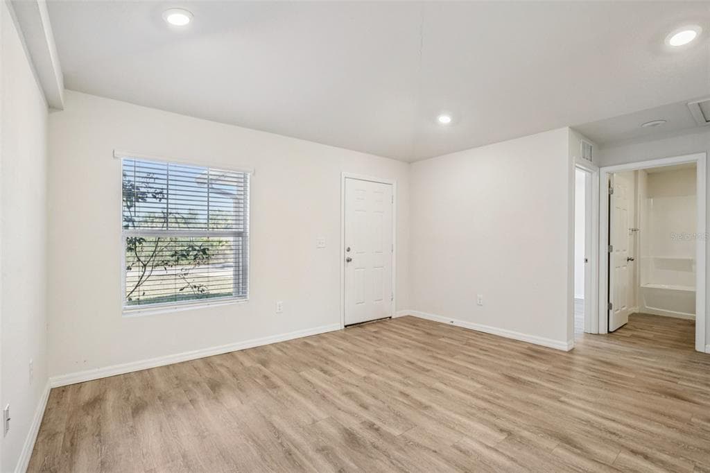 15537 BUICK AVENUE, PORT CHARLOTTE, FL 33953 — zdjęcie 5