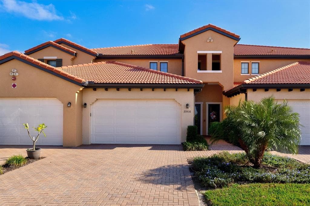 23516 AWABUKI DRIVE # 201, VENICE, FL 34293
