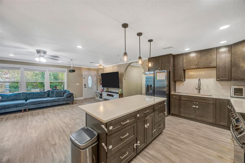 7149 SPRUCE DRIVE, WEEKI WACHEE, FL 34607 — zdjęcie 2