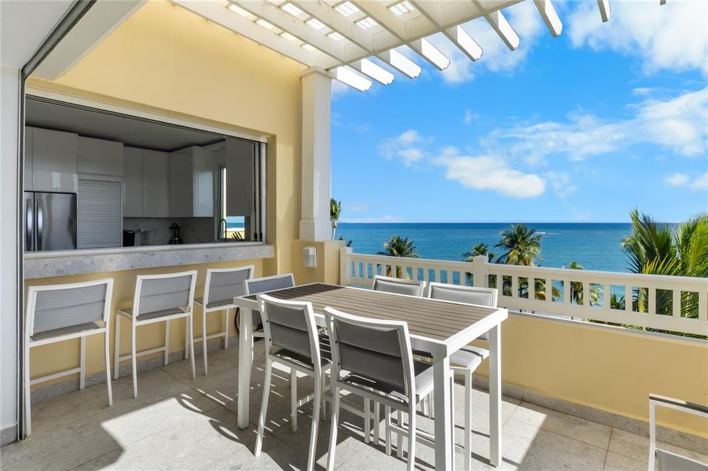 400 OCEAN DRIVE # 453, HUMACAO, PR 00791