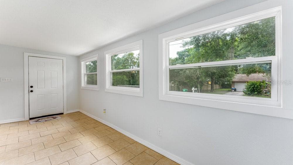 912 E CAROLINA AVE, DELAND, FL 32724 — zdjęcie 4