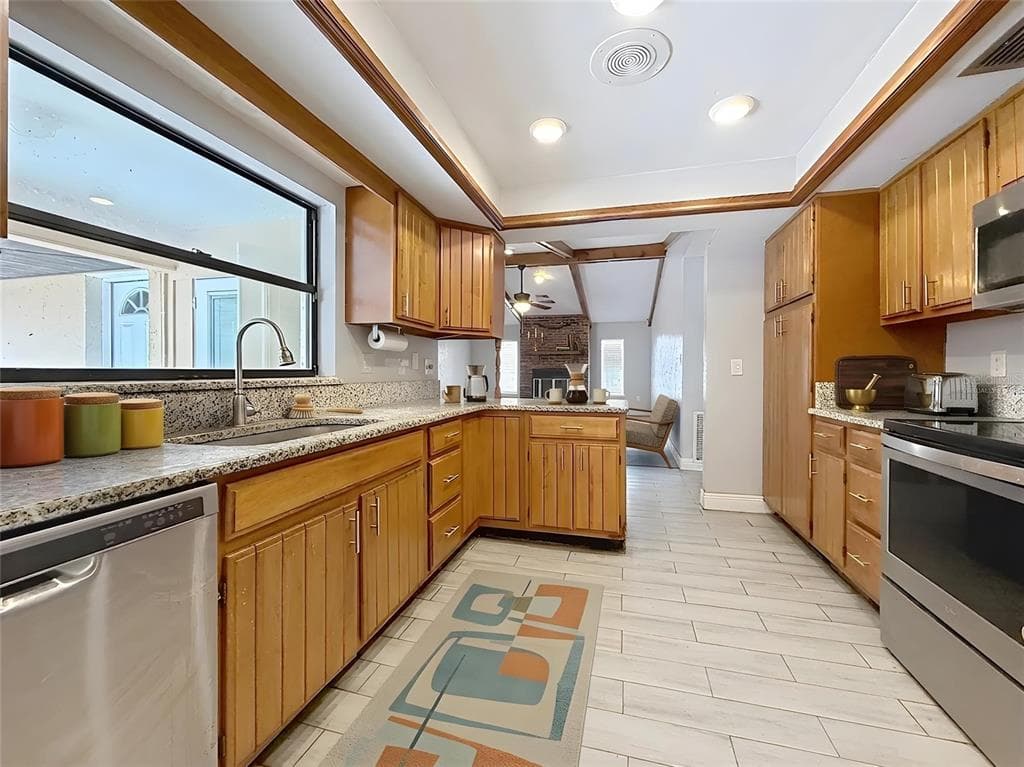 209 FIRST STREET, TAVARES, FL 32778 — zdjęcie 5