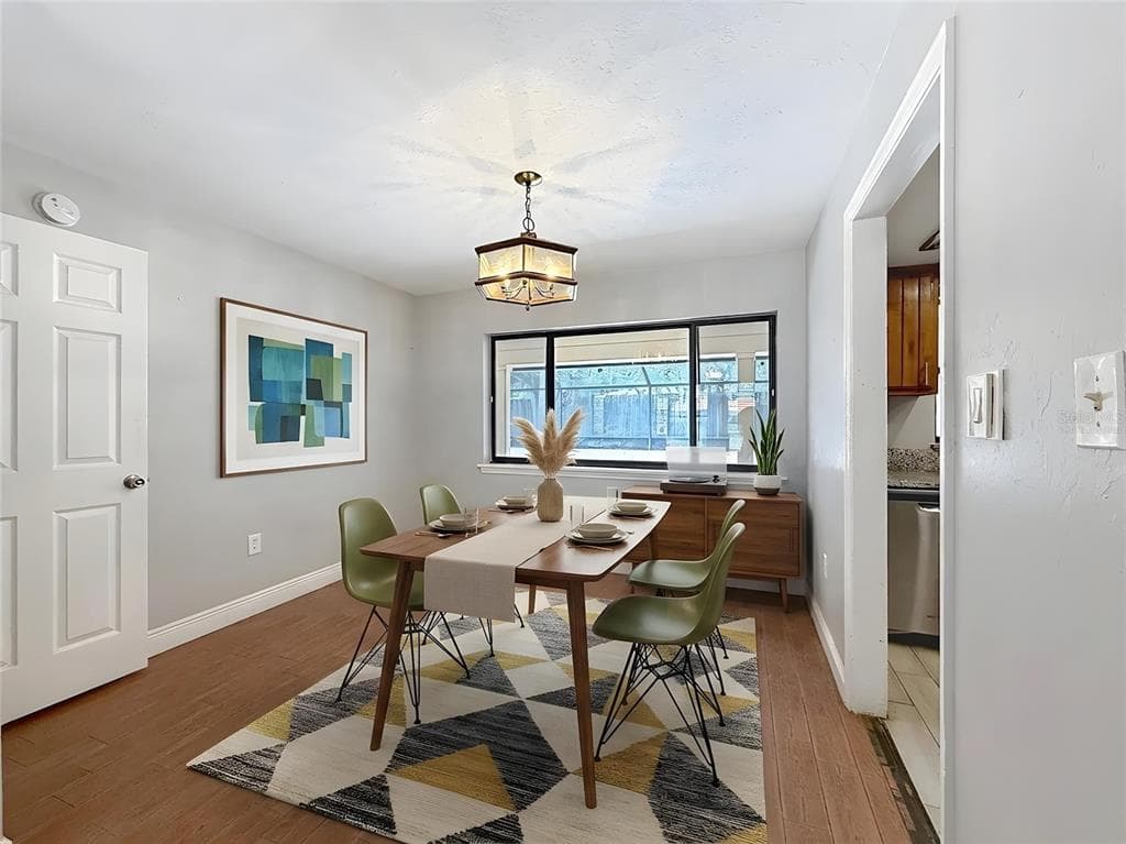 209 FIRST STREET, TAVARES, FL 32778 — zdjęcie 4