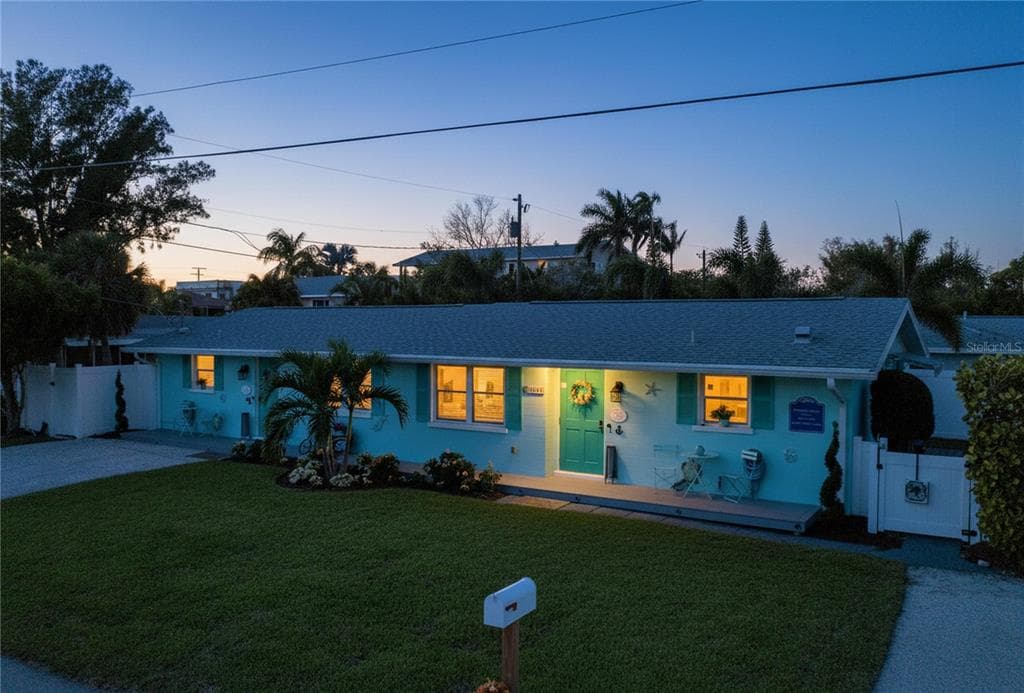 304 29TH STREET # A, HOLMES BEACH, FL 34217