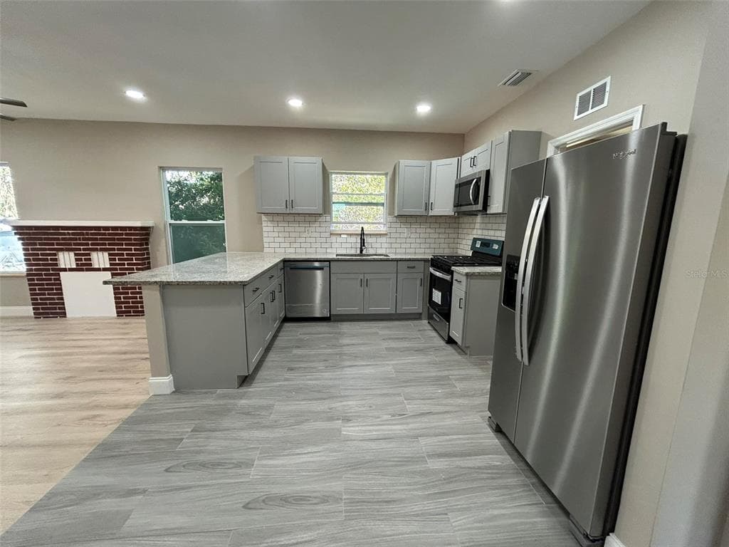 1218 13TH AVENUE S, ST PETERSBURG, FL 33705 — zdjęcie 3