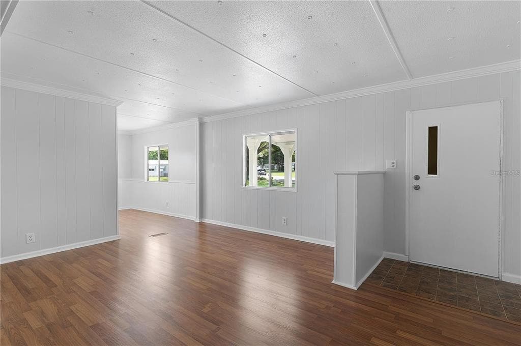 302 IVANHOE CIRCLE, LADY LAKE, FL 32159 — zdjęcie 4