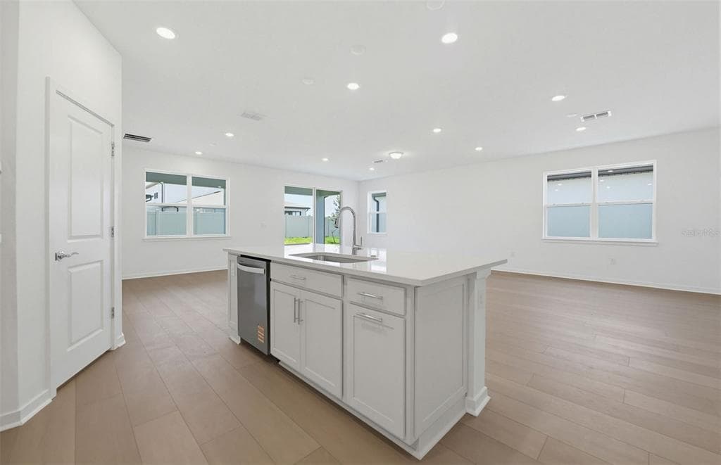 33425 HERDS HALLOW WAY, WESLEY CHAPEL, FL 33545 — zdjęcie 4