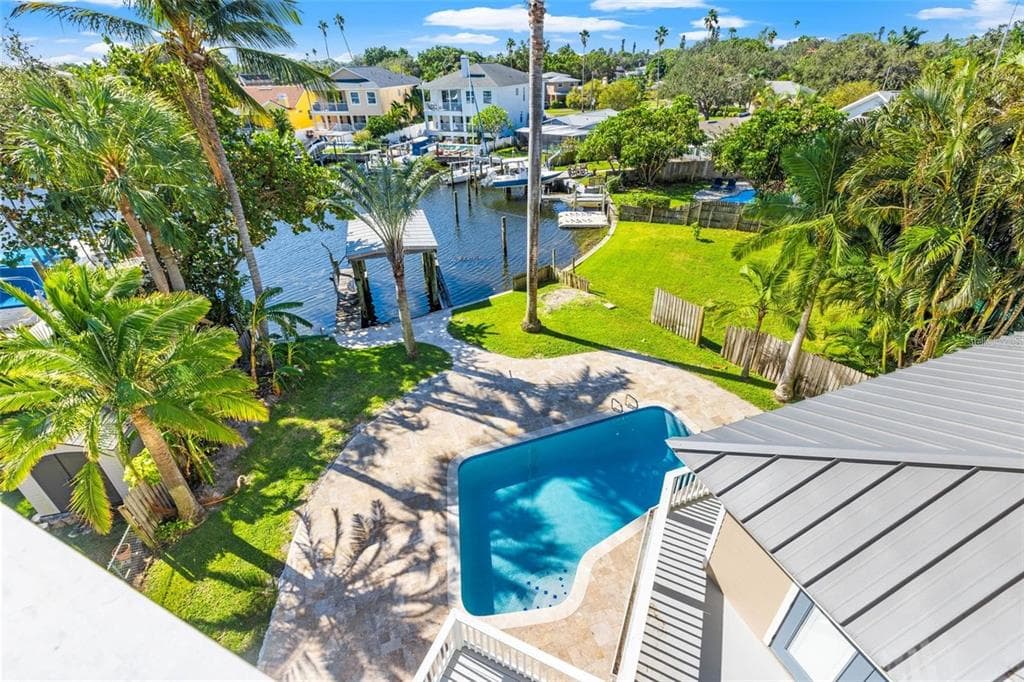 1902 ARROWHEAD DRIVE NE, ST PETERSBURG, FL 33703 — zdjęcie 3