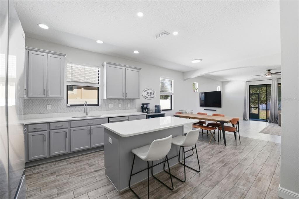 8328 AUBURN RISE COURT, LAND O LAKES, FL 34638 — zdjęcie 4