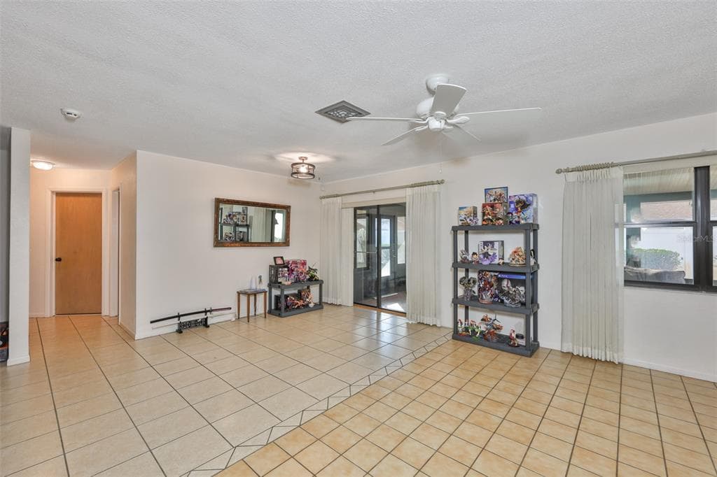 5534 22ND AVENUE N, ST PETERSBURG, FL 33710 — zdjęcie 5